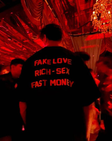 Camiseta Oversized Fake Love