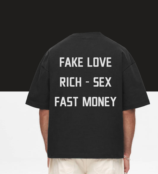Camiseta Oversized Fake Love